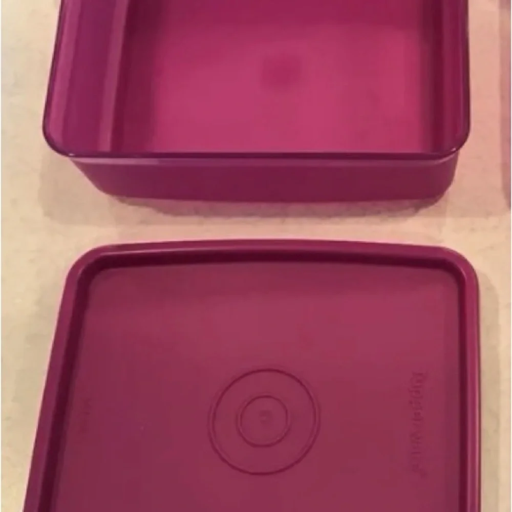NEW Set of Tupperware Classic Square Away and Mini Square Away Containers